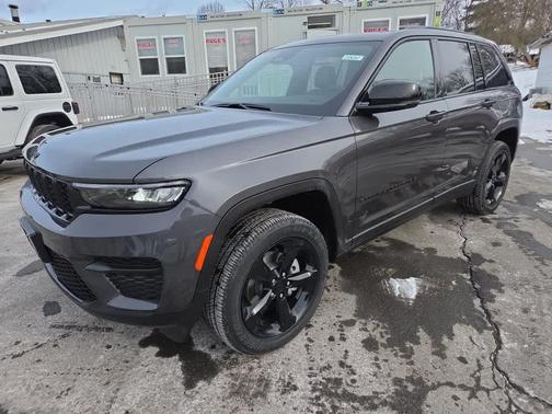 2025 Jeep Grand Cherokee Laredo