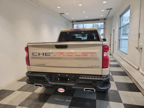 2022 Chevrolet Silverado 1500 Custom Trail Boss