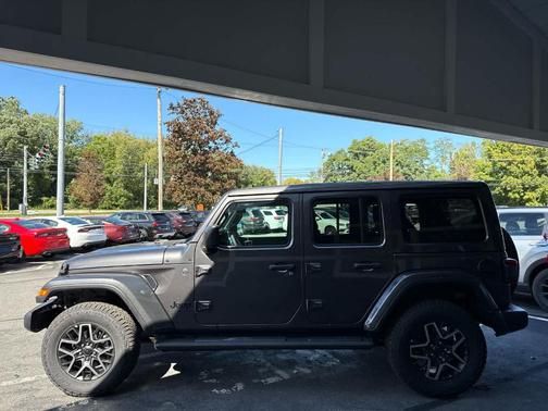 Granite Crystal Clearcoat Metallic 2027 Jeep Wrangler Sahara