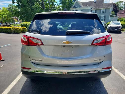 Silver Ice Metallic 2020 Chevrolet Equinox 1LT