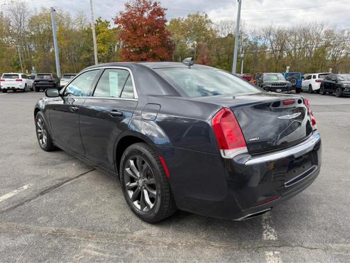 2015 Chrysler 300 Limited