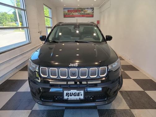 Diamond Black 2022 Jeep Compass Latitude