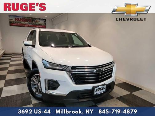 Summit White 2023 Chevrolet Traverse LT Cloth