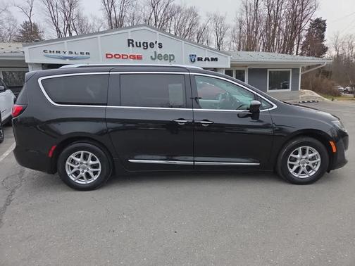2020 Chrysler Pacifica Touring-L