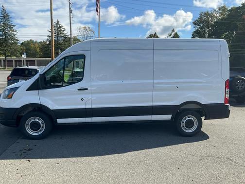 2025 Ford Transit-250 148 WB Medium Roof Cargo