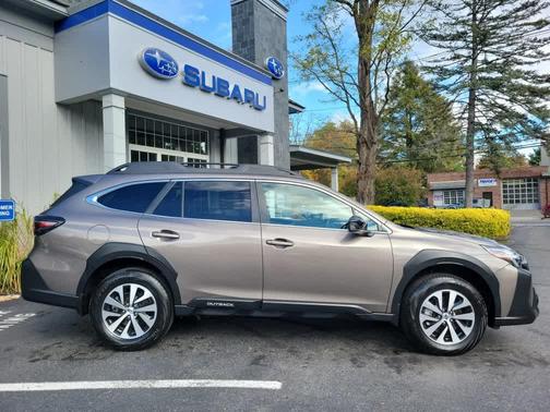 2023 Subaru Outback Premium