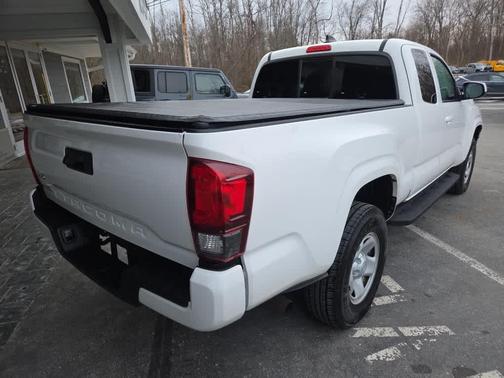 2022 Toyota Tacoma SR