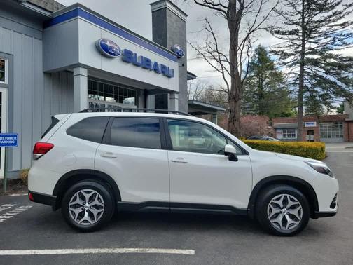 Crystal White Pearl 2023 Subaru Forester Premium