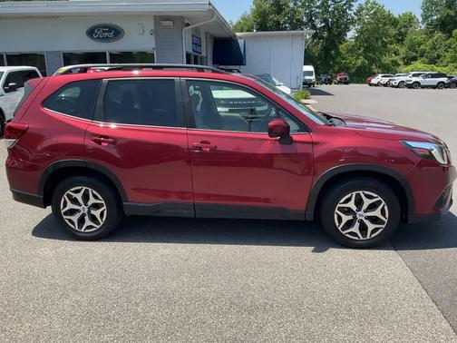 2023 Subaru Forester Premium