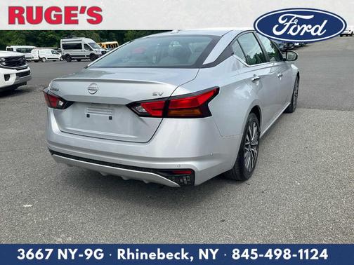 Brilliant Silver Metallic 2023 Nissan Altima 2.5 SV