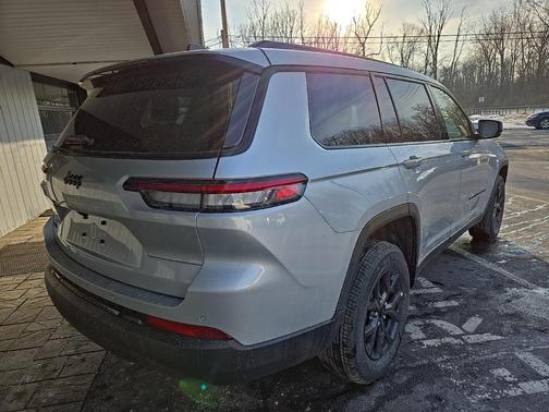 2025 Jeep Grand Cherokee L Laredo