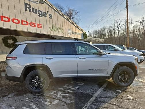 2025 Jeep Grand Cherokee L Laredo