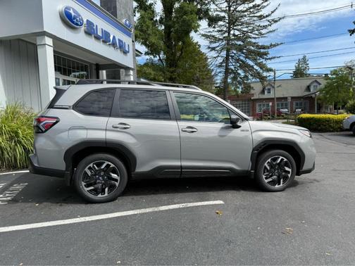 2025 Subaru Forester Hybrid 