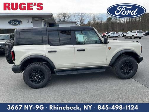 Desert Sand 2026 Ford Bronco Badlands