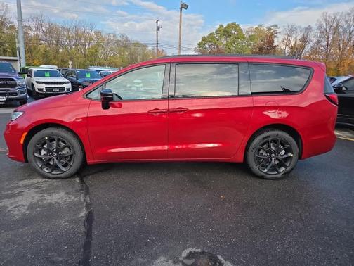 2026 Chrysler Pacifica Limited