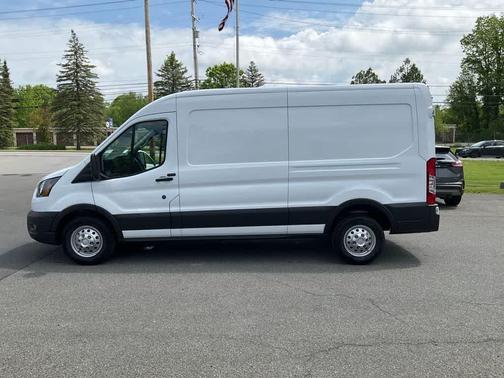 2025 Ford Transit-250 148 WB Medium Roof Cargo