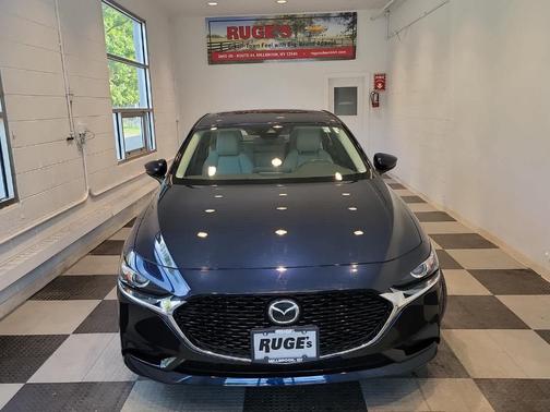 2023 Mazda Mazda3 FWD w/Preferred Package