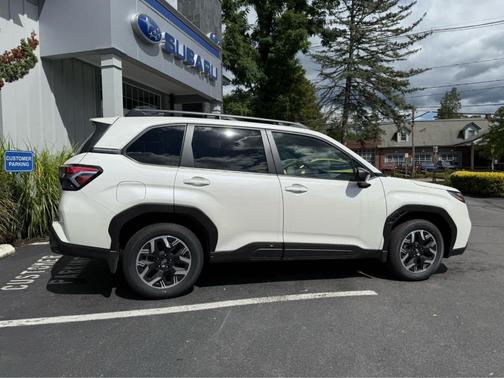 2025 Subaru Forester Premium