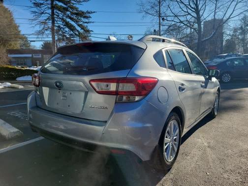 2018 Subaru Impreza 2.0i Premium