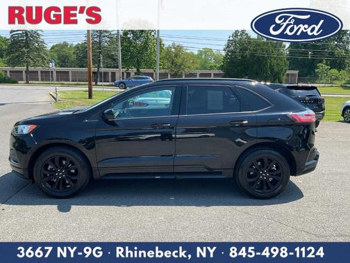 Agate Black 2022 Ford Edge SE