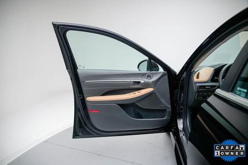 2022 Hyundai SONATA Hybrid Limited