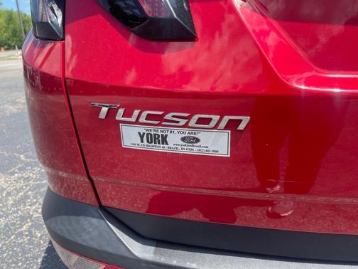 Red 2023 Hyundai TUCSON SEL