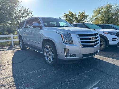 2019 Cadillac Escalade ESV Luxury