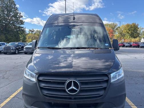 2024 Mercedes-Benz Sprinter 2500 144 WB Standard Roof Passenger