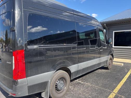 2024 Mercedes-Benz Sprinter 2500 144 WB Standard Roof Passenger