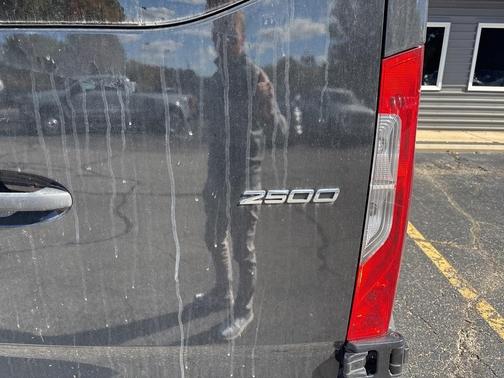 2024 Mercedes-Benz Sprinter 2500 144 WB Standard Roof Passenger