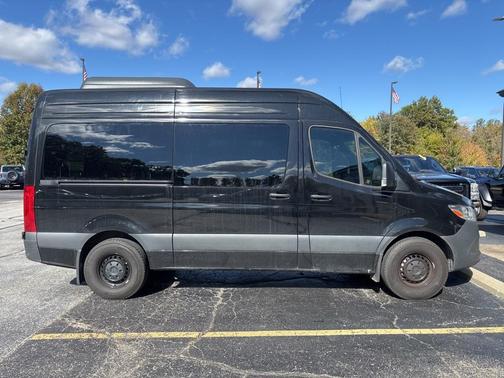 2024 Mercedes-Benz Sprinter 2500 144 WB Standard Roof Passenger