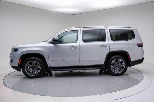 2023 Jeep Wagoneer Base