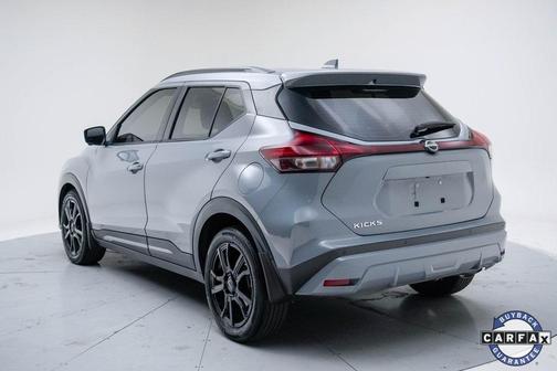 2022 Nissan Kicks SR