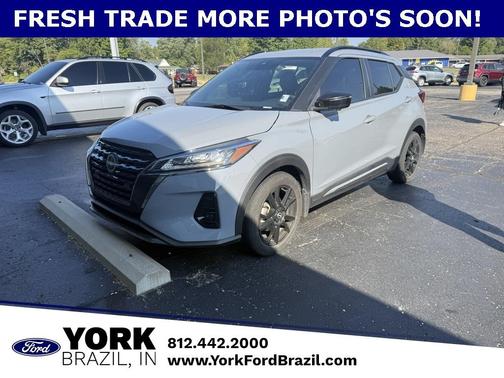 2022 Nissan Kicks SR