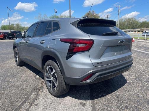 Gray 2024 Chevrolet Trax 1RS