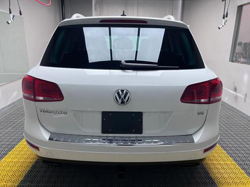2014 Volkswagen Touareg 3.6L Sport