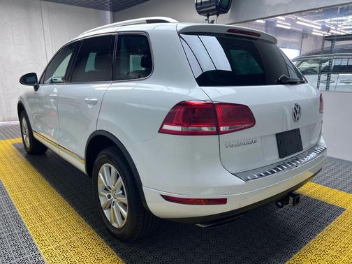 2014 Volkswagen Touareg 3.6L Sport