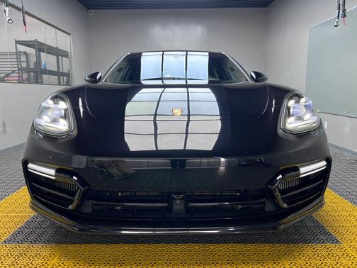 2017 Porsche Panamera Turbo