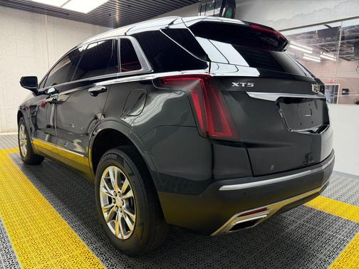 2020 Cadillac XT5 Sport
