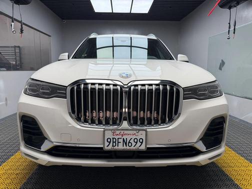 White 2022 BMW X7 xDrive40i