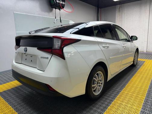 2019 Toyota Prius LE
