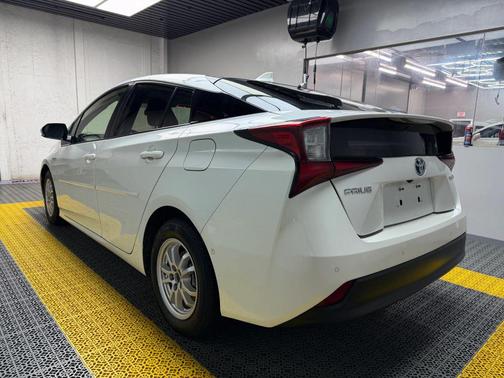 2019 Toyota Prius LE