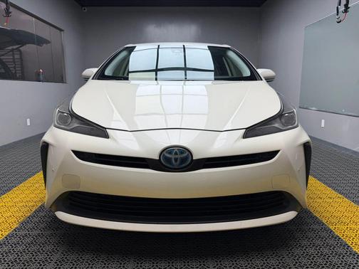 2019 Toyota Prius LE