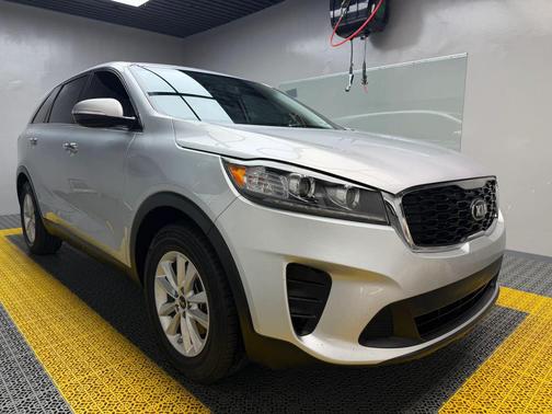 Sparkling Silver 2020 Kia Sorento LX