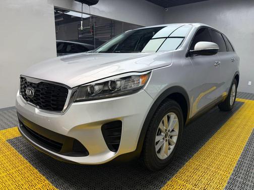 Sparkling Silver 2020 Kia Sorento LX