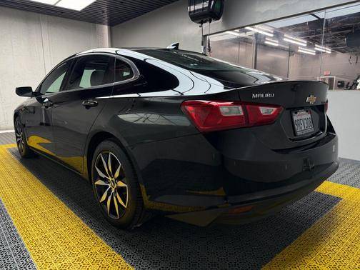 Mosaic Black Metallic 2016 Chevrolet Malibu 1LT