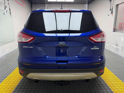 Deep Impact Blue 2016 Ford Escape SE