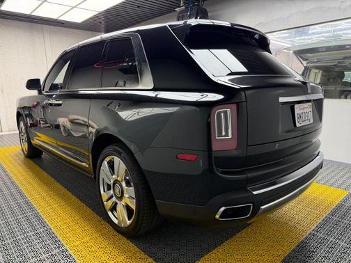 2020 Rolls-Royce Cullinan Sport Utility 4D