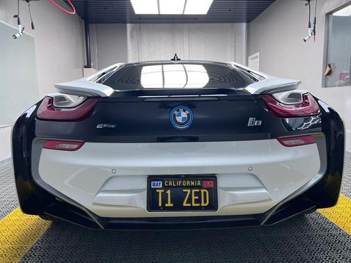 2015 BMW i8 Coupe 2D