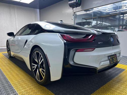 2015 BMW i8 Coupe 2D